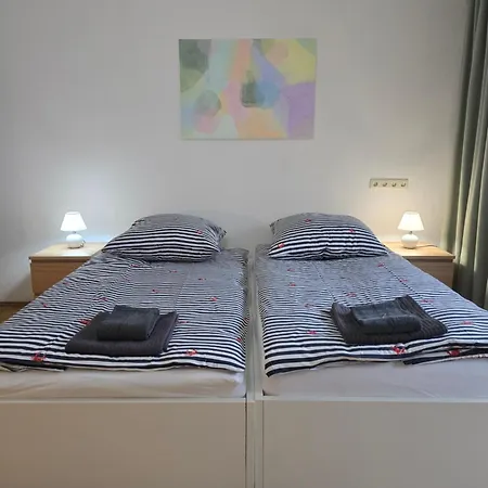 Art - Helles Mit Balkon & Netflix Apartman